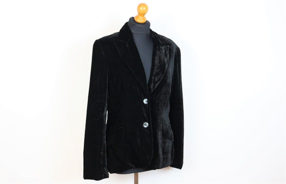 Black velvet coat hotsell