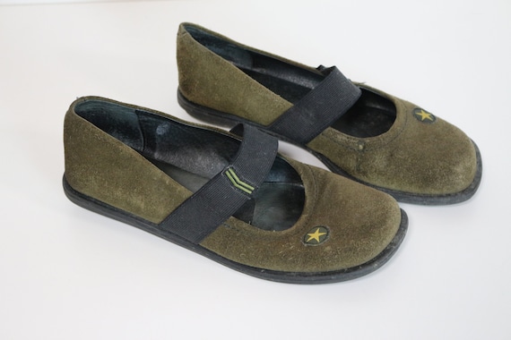 ROOTS Schoenen Vintage Mary Jane Pumps Kaki Platte Mary Janes suede Donkergroene damesschoenen maat 40 UK 6.5. VS 8.5 Etsy Belgie