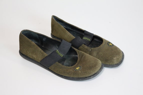 ROOTS Shoes Vintage Mary Jane Pumps  Khaki Flat M… - image 6