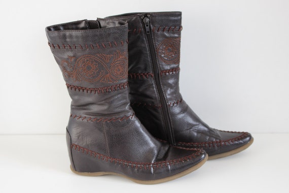 Braun Leder Stiefel Damen Vintage Mokassin Keil Western Stiefel punziert bestickt Hippie Boho Festival Boots Uk 3,5 Eu 36 Us 5.5 Braun Leder Stiefel Damen Vintage Mokassin Keil Western Stiefel punziert bestickt Hippie Boho Festival Boots Uk 3,5 Eu 36 Us 5.5
