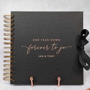 Álbum de recortes de pareja personalizado para el primer aniversario o boda - Un año menos para siempre - Real Foil
