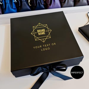 Imperfect - Cajas de regalo personalizadas - Cualquier diseño - Blanco/Azul marino - A5/Grande
