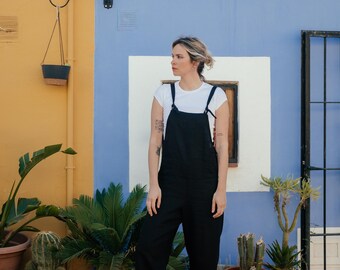 Zwarte linnen jumpsuit: verstelbare bandjes, wijde pijpen - duurzaam ééndelig