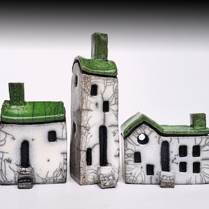 Medium Raku house with colour roof (price per house)