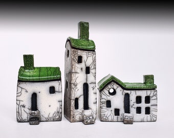 Medium Raku house with colour roof (price per house)