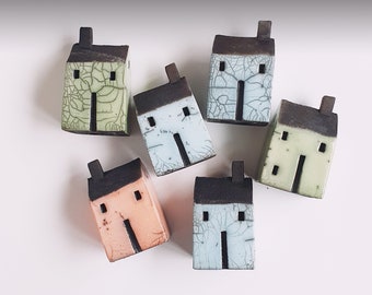 Raku Square Medium Pastel House