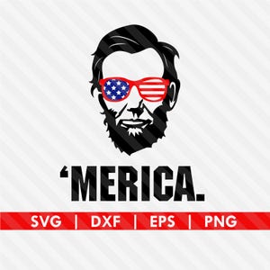 Puede incluir: Una silueta en blanco y negro de Abraham Lincoln con gafas de sol rojas, blancas y azules con estrellas y rayas. El texto 'MERICA' está debajo de la imagen.