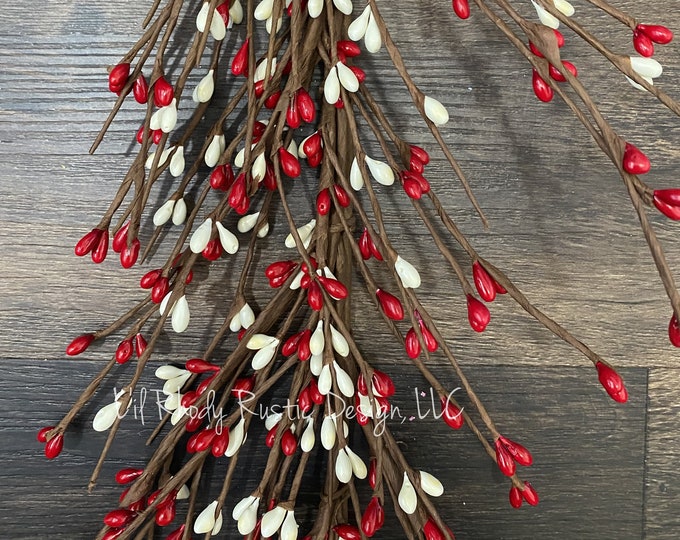 Red and Cream Pip Berry Garland