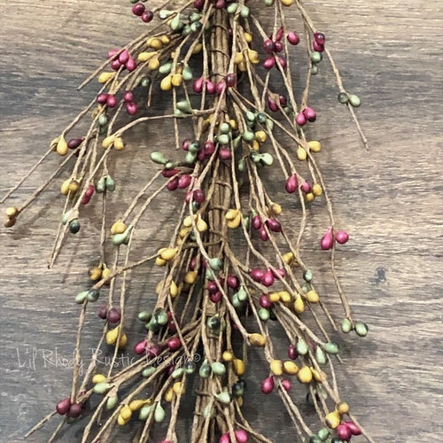 AR1956C-12 Primitive Pip Berry Garland in Country Blue and
