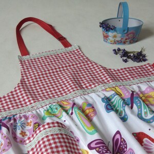 Children's apron, different patterns with the child's name image 4