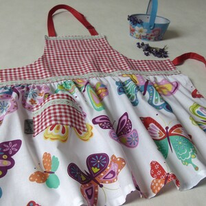 Children's apron, different patterns with the child's name image 5