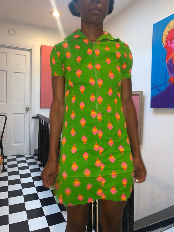 Psychedelic 60s Mod Mini Dress Geometric Neon Gre… - image 5
