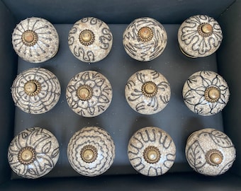 Pomelli per ante e cassetti in ceramica neutra color grigio/pietra/marrone - venduti singolarmente