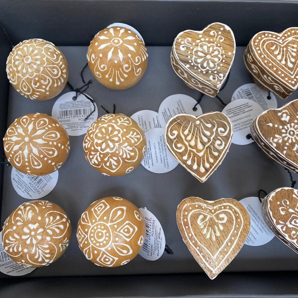 Round & Heart Wooden Knobs / Drawer Pulls - Shabby Chic Style