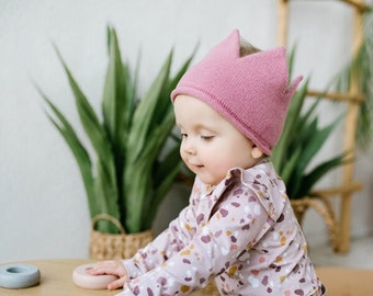 Raspberry pink baby toddler knitted crown