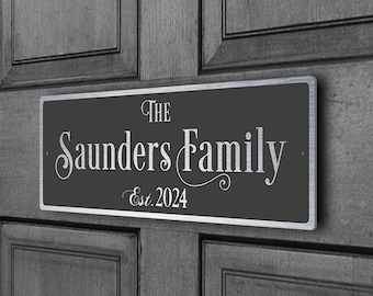 Personalisiertes Familiennamenschild | Gebürstetes Metall, hergestellte Datum Plakette