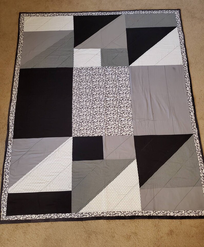 Black and white flower quilt. Blocky quilt. Flower quilt. Etsy