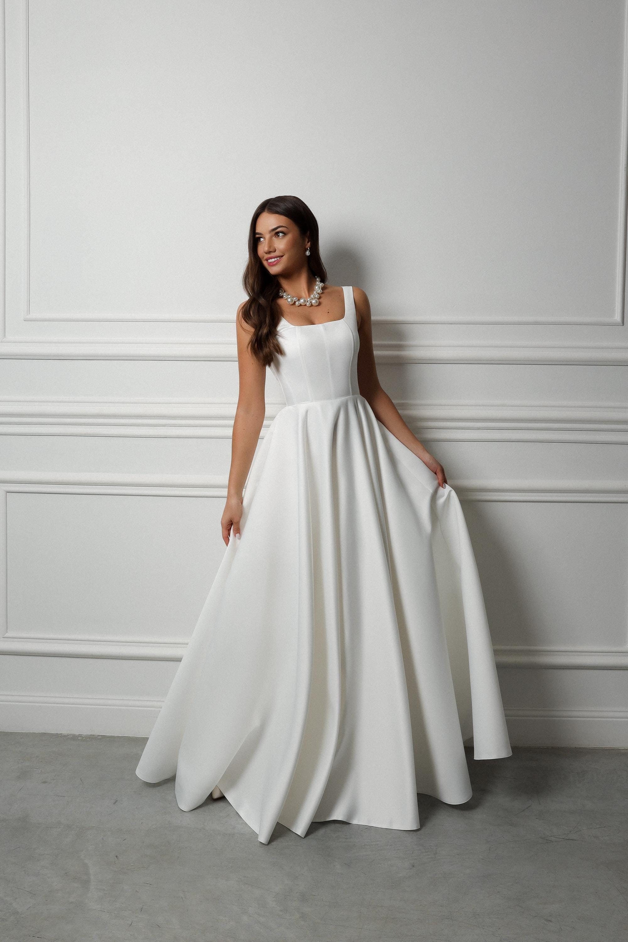 knee length dresses for ladies Zapaka Women Bridal Dress White Simple A Line Square Neck Long Wedding Dress, Offwhite / US8