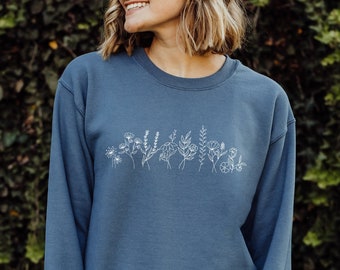 Embroidered Wildflowers Floral Sweatshirt, Cozy Sweatshirt, Crewneck Sweatshirt, Pullover, Work from Home Loungewear