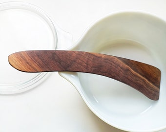 Wooden Spatula Pot Scraper: Curved Cooking Utensil