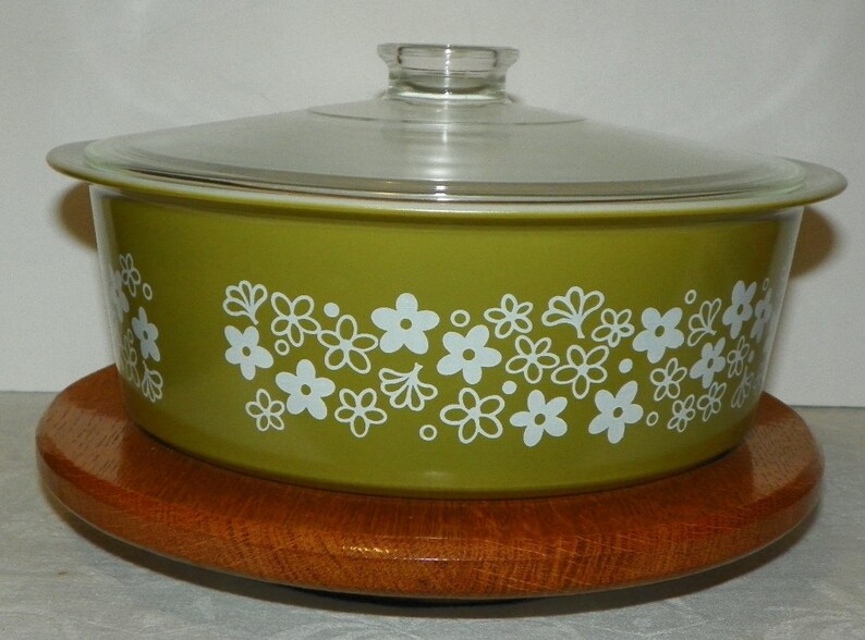 Pyrex Big Bertha Spring Blossom Crazy Daisy Four Quart Casserole Dish 664 with Lid 664C