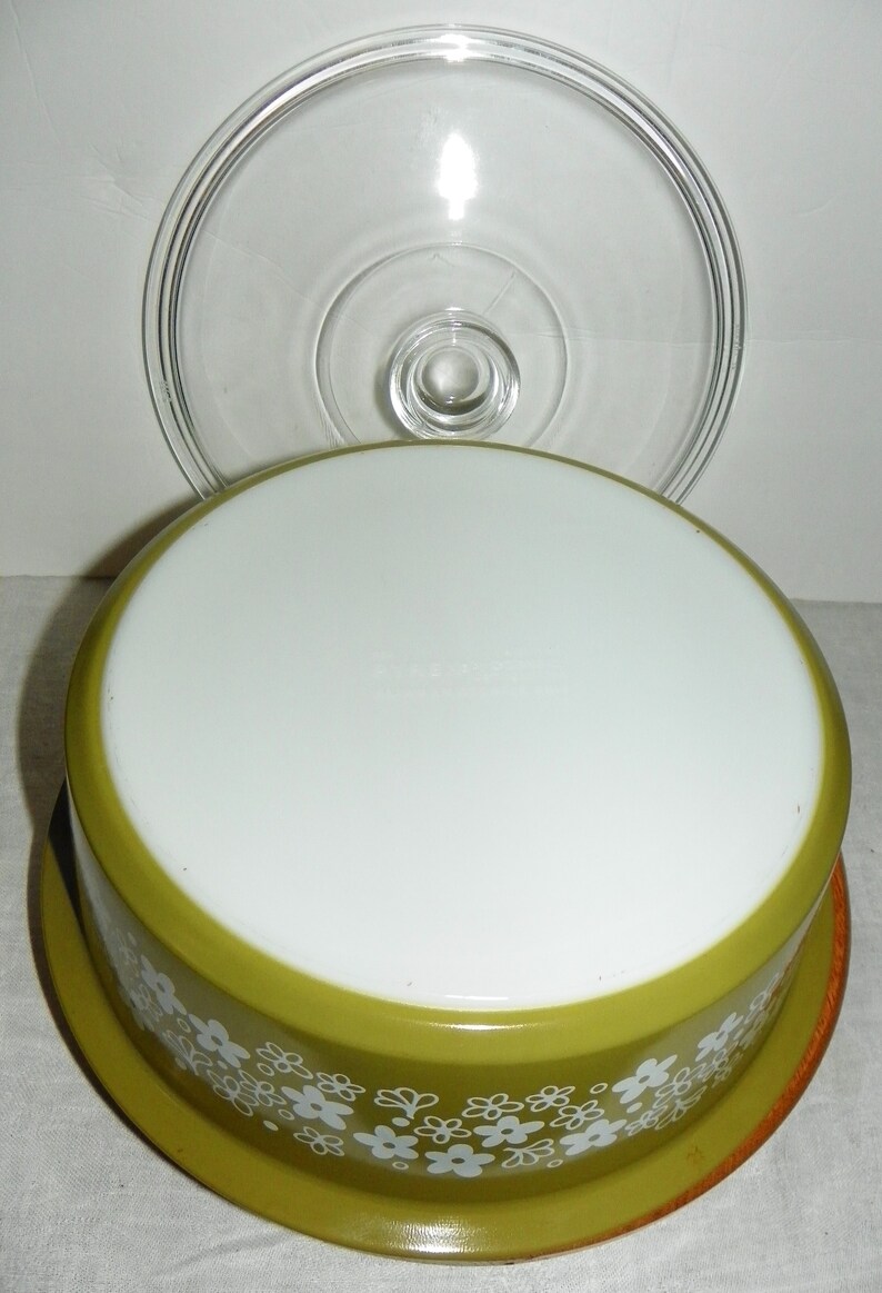 Pyrex Big Bertha Spring Blossom Crazy Daisy Four Quart Casserole Dish 664 with Lid 664C
