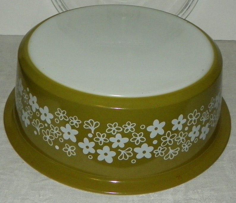Pyrex Big Bertha Spring Blossom Crazy Daisy Four Quart Casserole Dish 664 with Lid 664C
