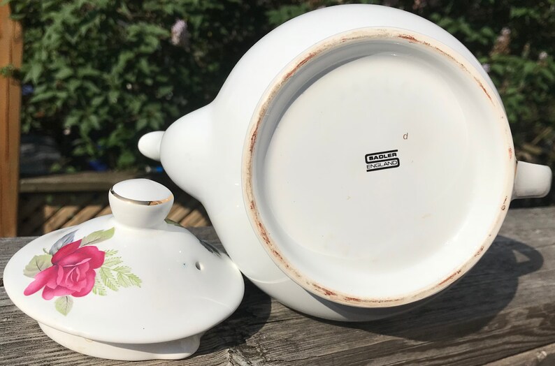 Pretty in Pink-Vintage Sadler Roses Teapot England