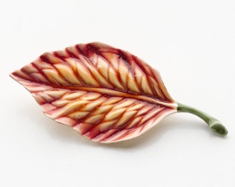 Broche de hoja de otoño vintage de la década de 1960 de HAR Hargo