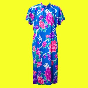 Vintage 1970s Hawaiian Dress | 70s Floral Dress | Blue and Pink | Medium | 8
