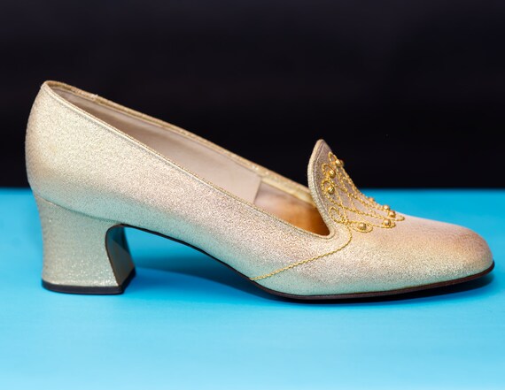 Vintage 1960s Metallic Gold Shoes | Size 7 - image 2