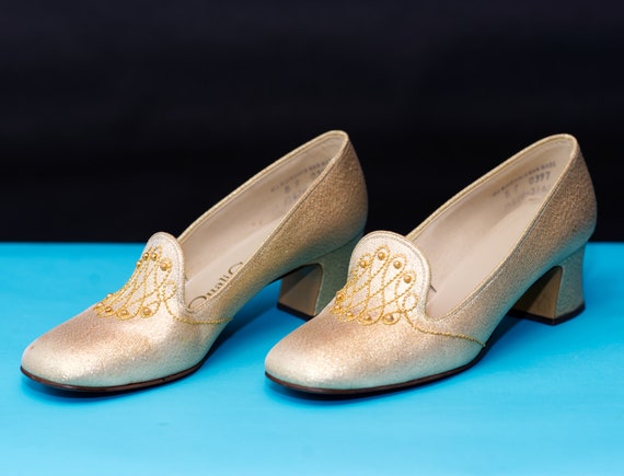 Vintage 1960s Metallic Gold Shoes | Size 7 - image 3