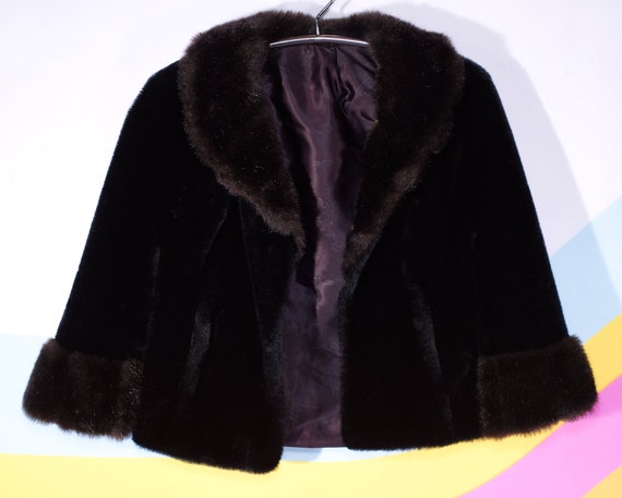 Vintage 1960s Faux Fur Cape Dark Brown | Small/Me… - image 3