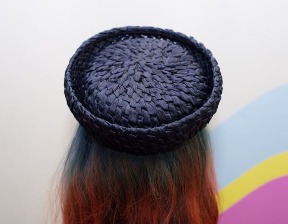 Vintage 1960s Navy Blue Straw Crown Bumper Hat - image 3