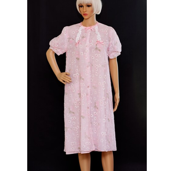 Vintage 1950s Pink Chiffon Floral Housecoat | Med… - image 2