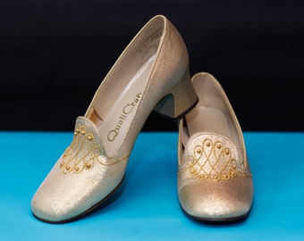 Vintage 1960s Metallic Gold Shoes | Size 7