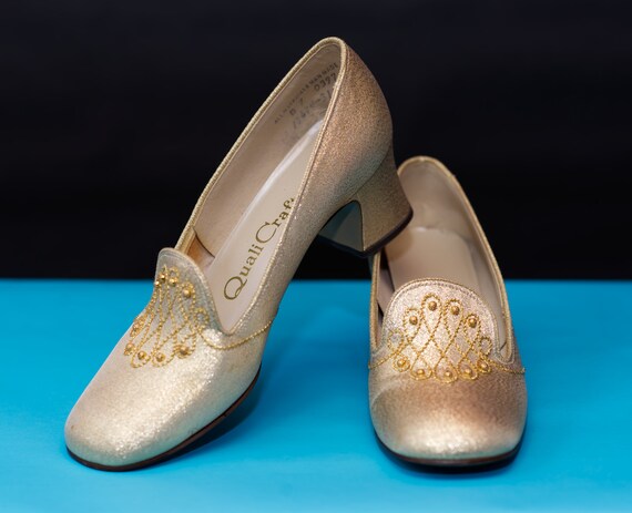 Vintage 1960s Metallic Gold Shoes | Size 7 - image 1