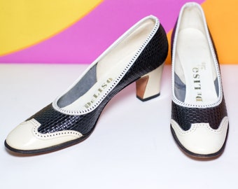 Vintage 1960s Cream and Navy Brogue Pumps by DeLiso Debs Size 6 | 6.5