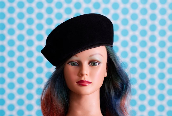Vintage 1960s Black Velour Beret | 60s Hat by Sheraton - Gem display picture 1