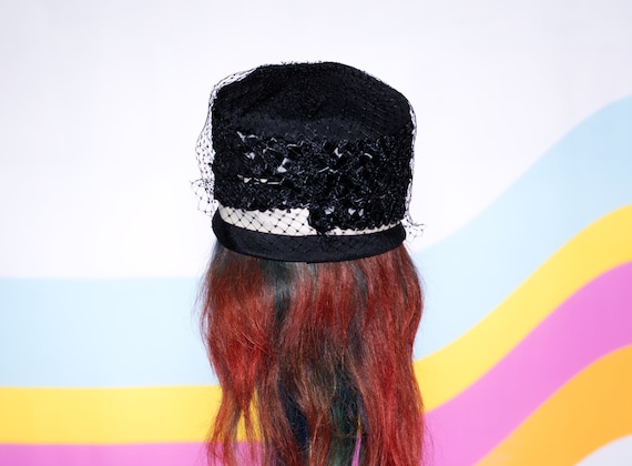 Vintage 1960s Black Woven Bouffant Hat - image 4