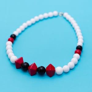 Vintage 1960s Beaded Necklace