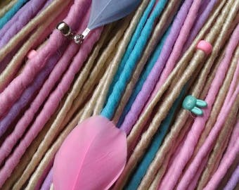 Pastel dreadlocks. Silky de dreads. Lila-vanila dreads