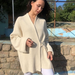 Elegant Oversized Ivory Cardigan - Luxurious Cashmere & Merino Wool Blend for Women&#39;s Loose Knit Comfort