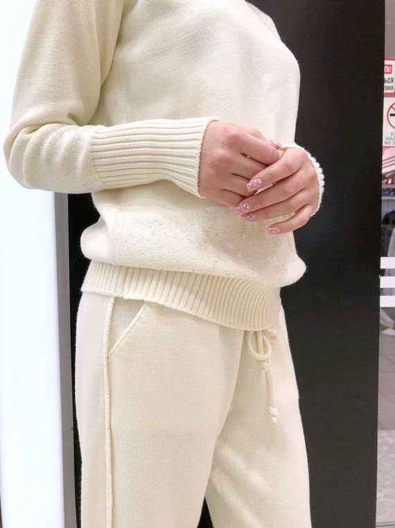 Knitted Merino Wool Suit, Tracksuit Women Set, Women Sweater and Merino  Wool Jogging Pants, Travel Women Suit, Wool Suit, Women White Suit 