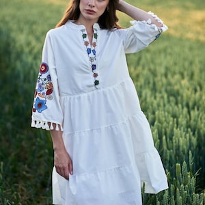 Mexican Floral White Embroidered Dress. Size S - L, Cotton bohemian Boho ethnic Dress, Bridesmaid Dress. Mexican Wedding Dress