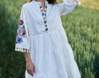 Mexican Floral White Embroidered Dress. Size S - L, Cotton bohemian Boho ethnic Dress, Bridesmaid Dress. Mexican Wedding Dress