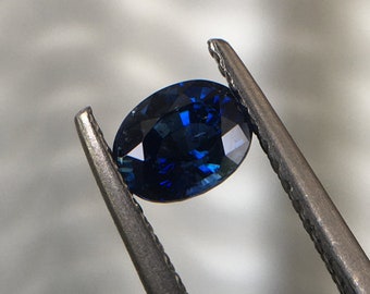 0.83 ct Natural Unheated Royal Blue Sapphire | Oval | VVS