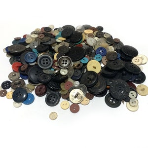 Lot de boutons vintage, 100 vieux boutons ronds Mélange non trié, pack de boutons aléatoires coloré, fourniture de couture, fourniture d’artisanat, lot de journal de pacotille