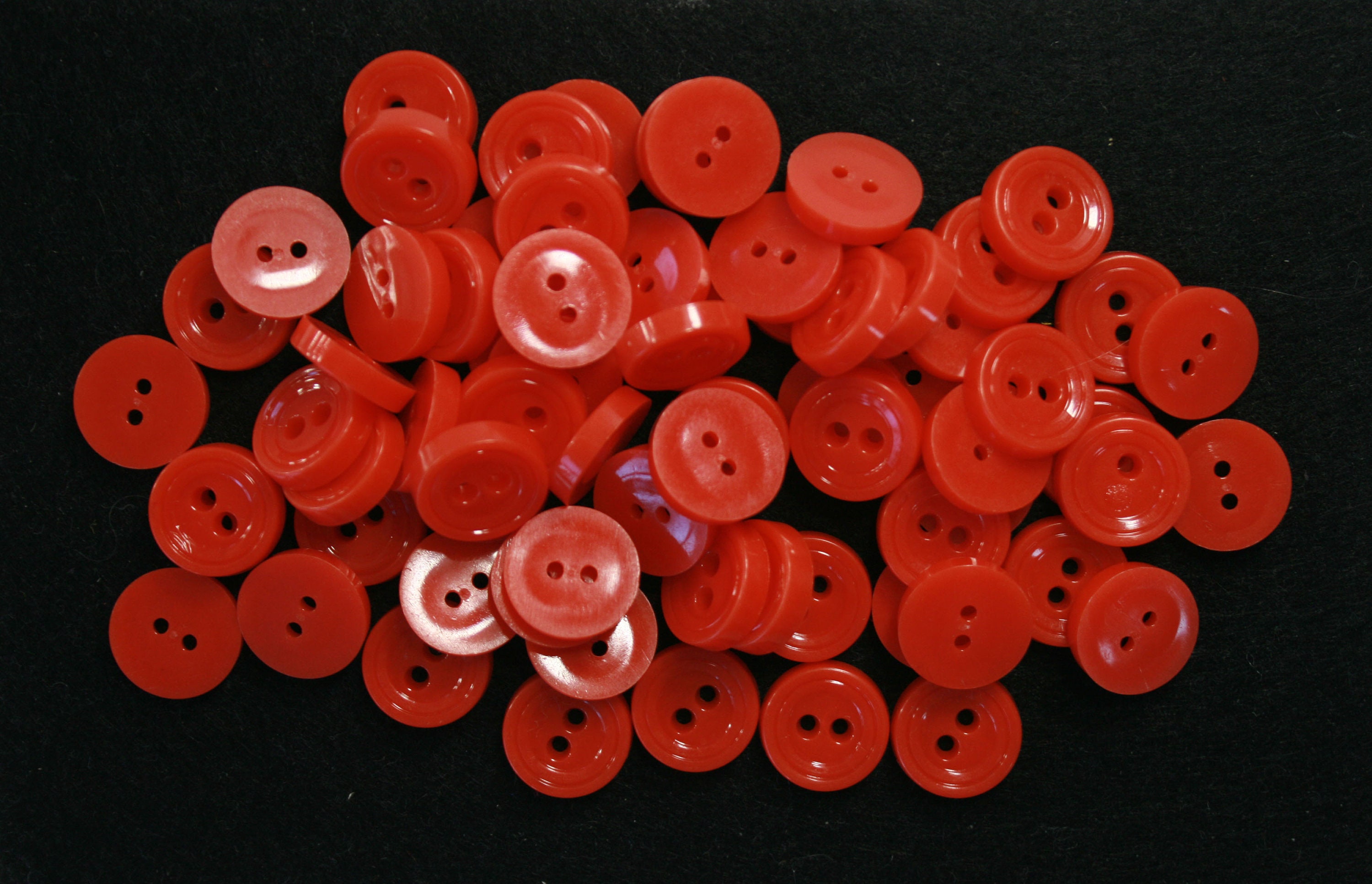Red vintage plastic buttons 72 round buttons old craft Etsy