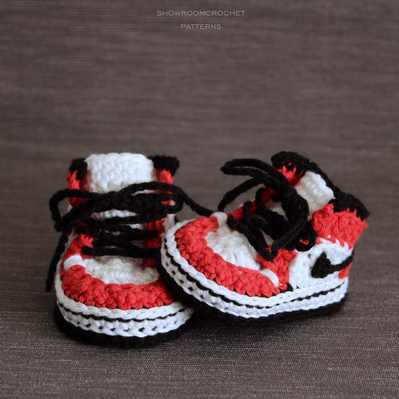 Crochet PATTERN. baby sneakers. image 2